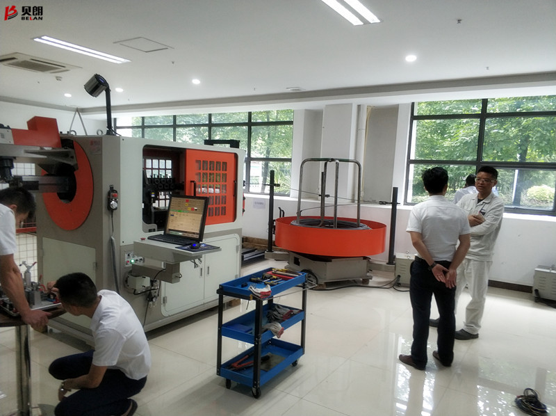 快来看、快来看，Milanosport
迎来日本客户参观3D折丝设备啦！