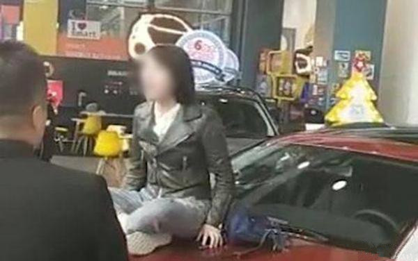 奔驰女车主维 权：到底是车的问题还是4S店的问题？
